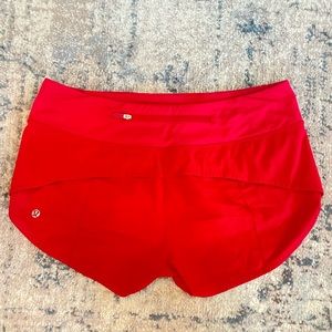 Lululemon 2.5 inch shorts size 6